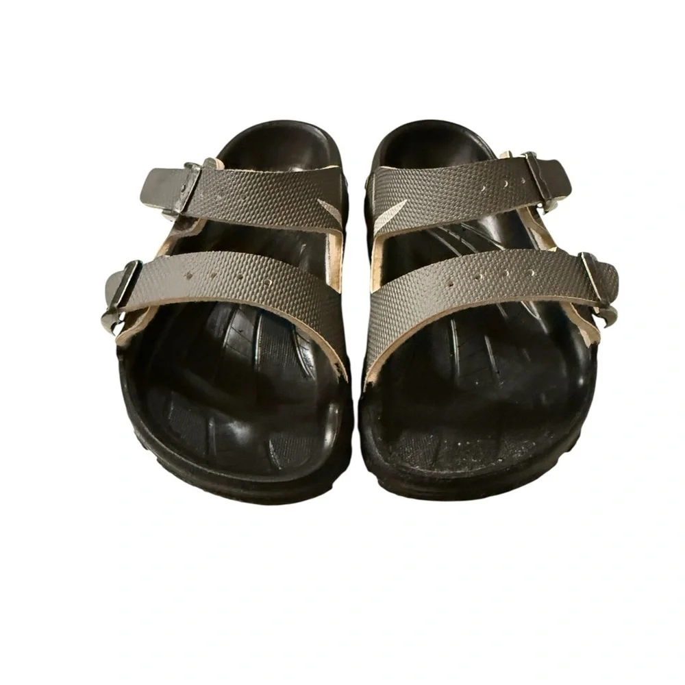 Birki’s by Birkenstock Kids Pirate Skull Sandals – EU 26 / US Toddler 8